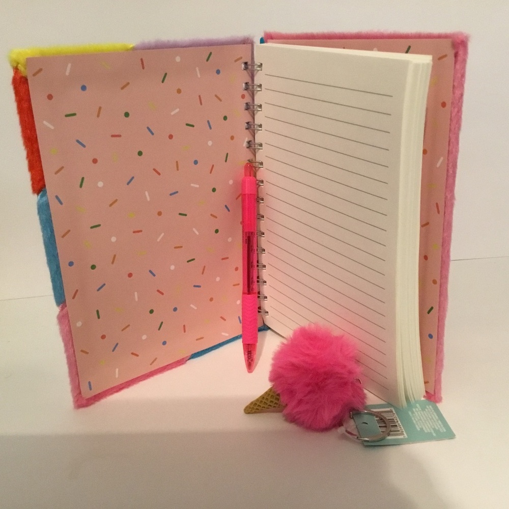 Pen + Gear Ice cream Journal /Pen and Keychain Set - Picture 4 of 4